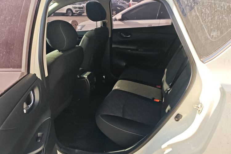 Used Nissan Tiida 2021 1.6L CVT Cool Edition
