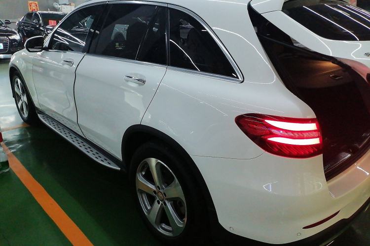 Used Mercedes-Benz GLC 2017 GLC 260 4MATIC Luxury Model