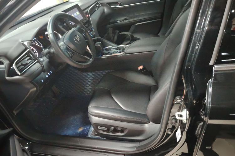 Used Toyota Camry 2023 2.0GVP Premier Edition
