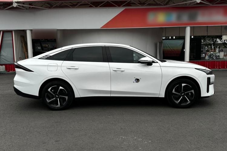 Used  L6 2025 EM-i 140km Explorer+ Edition