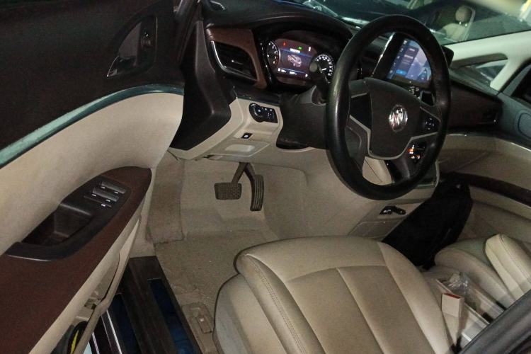 Used Buick GL8 2022 Land Cruiser Executive Class 652T Comfort Model
