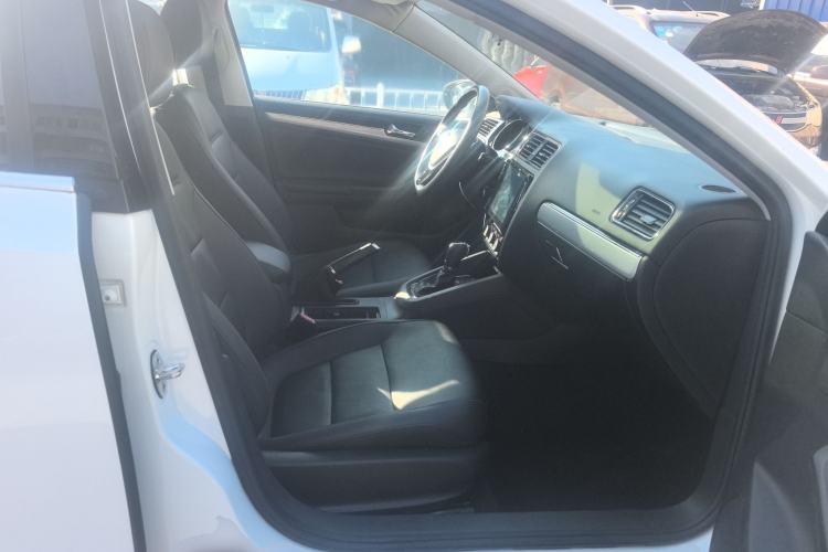 Used Volkswagen Sagitar 2016 230TSI 25th Anniversary Edition
