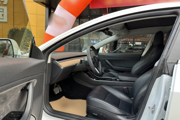 Used Tesla Model 3 2019 Long-Range Rear-Wheel-Drive Version
