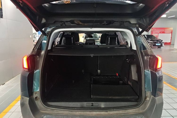 Used Peugeot 5008 2017 380THP 7-Seater Luxury Edition
