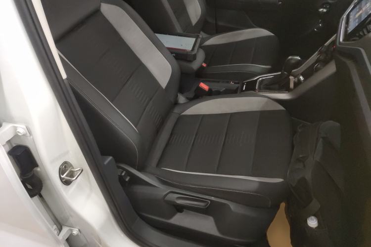 Used Volkswagen T-ROC 2019 230TSI DSG Two-Wheel Drive Advanced Version China V Standard
