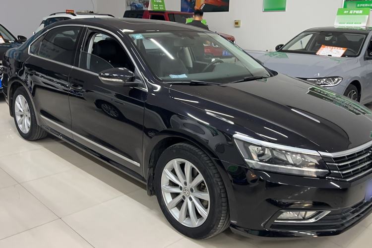 Used Volkswagen Passat 2016 330TSI DSG Luxury Edition
