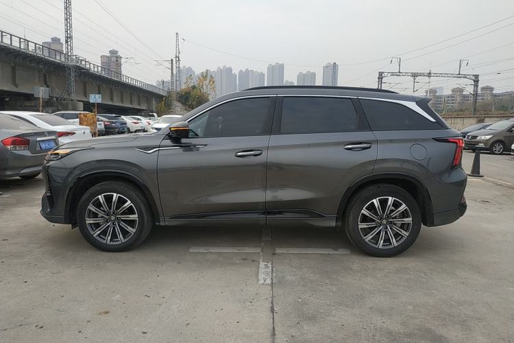 Used Changan CS75 PLUS 2024 3rd Generation Champion Edition 1.5T Intelligent Drive Dynamic Model
