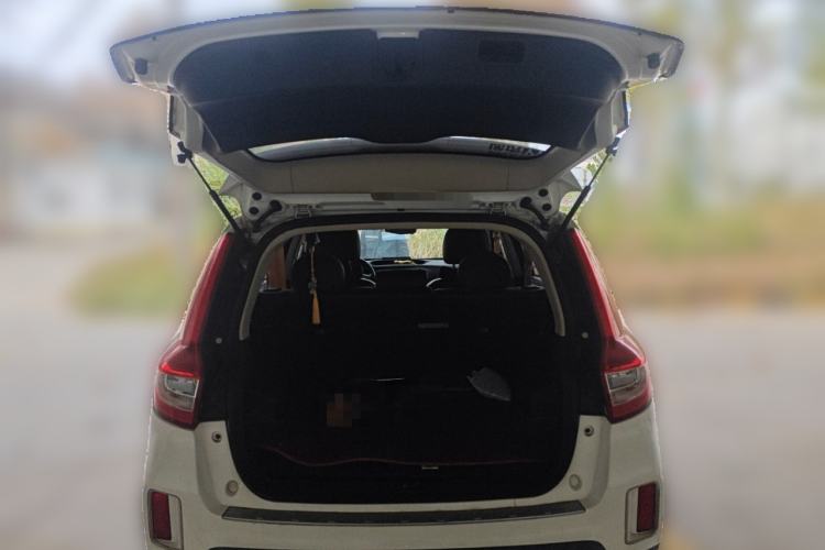 Used Geely Auto Vision X6 2016 1.8L Manual Luxury Model
