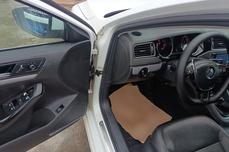 Used Volkswagen Sagitar 2018 1.6L Manual Comfort Model
