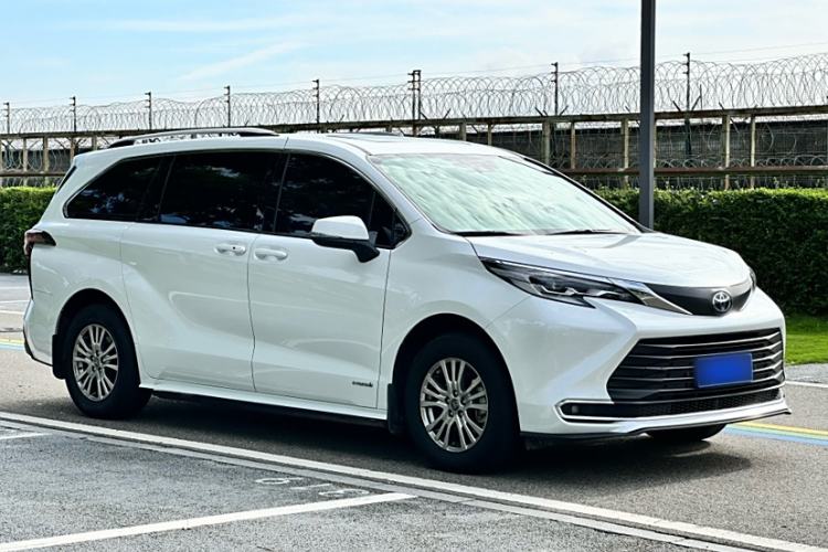 Used Toyota Sienna 2021 2.5L Hybrid Comfort Edition