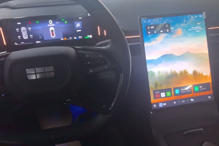 Used  L6 2024 125km Creative Edition
