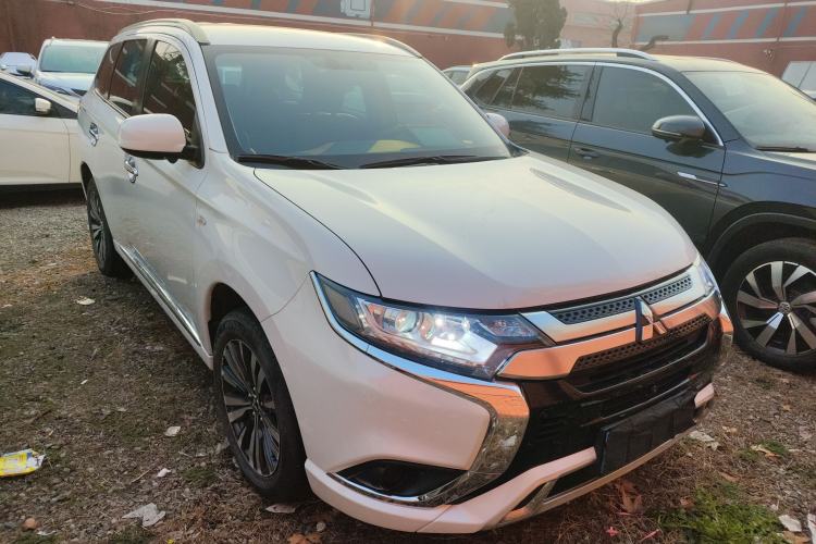 Used Mitsubishi Outlander 2021 Revised Version 2.0L Two-Wheel Drive Comfort Edition 5 Seats
