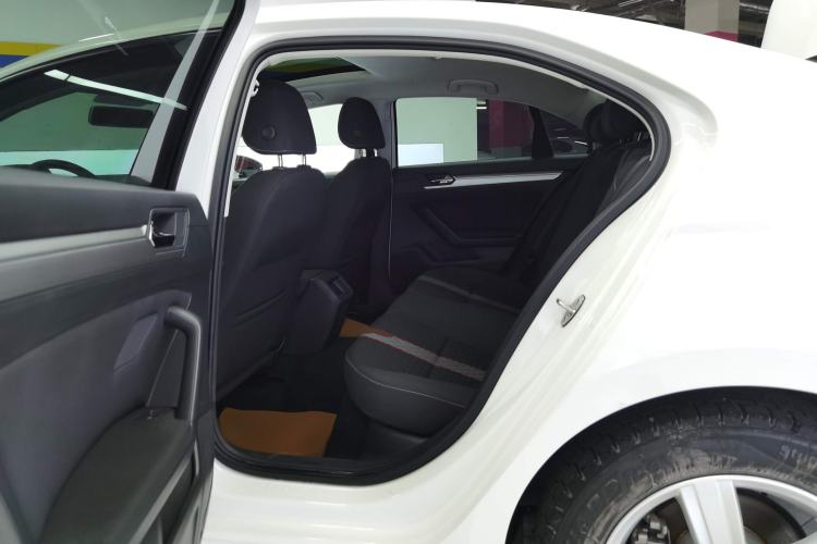 Used Volkswagen Lamando 2019 230TSI DSG Fashion Edition China VI
