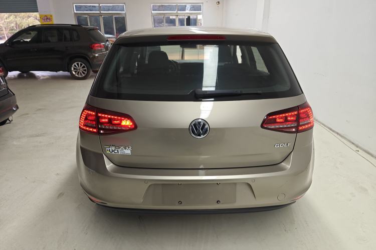 Used Volkswagen Golf 2017 1.6L Automatic Comfort Million-Vehicle Anniversary Edition
