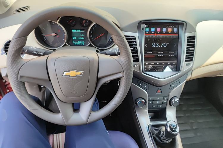 Used Chevrolet Cruze 2015 1.5L Classic SE MT
