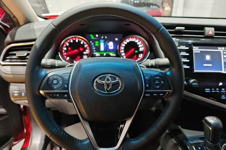 Used Toyota Camry 2018 2.0S FENGSHANG Edition
