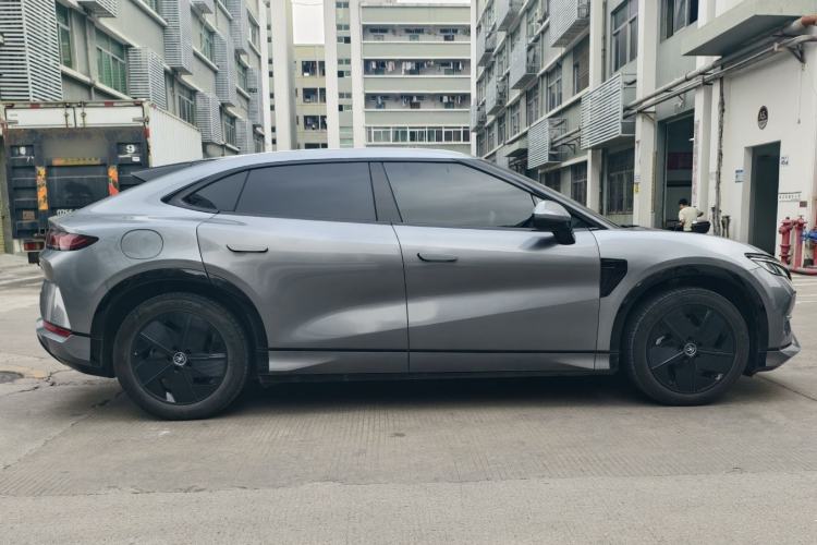 Used BYD Song L EV 2025 550 km Excellence Version
