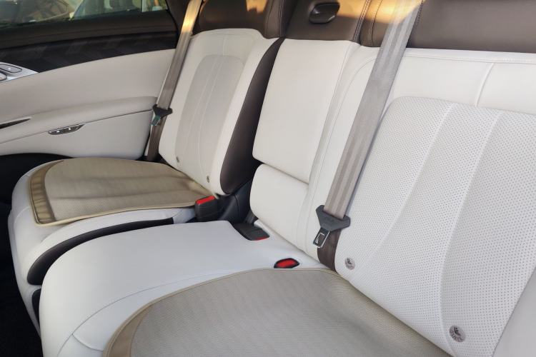 Used  LS7 2023 100kWh Lux All-Wheel-Drive Version