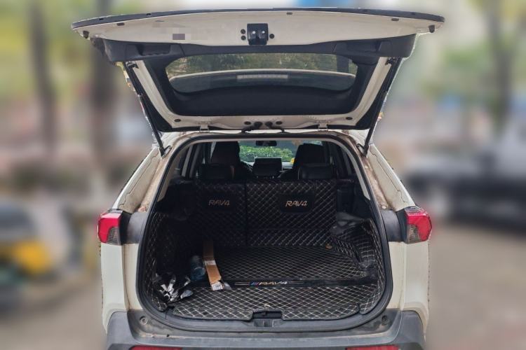 Used Toyota RAV4 2020 2.0L CVT Two-Wheel Drive Fashion PLUS Edition
