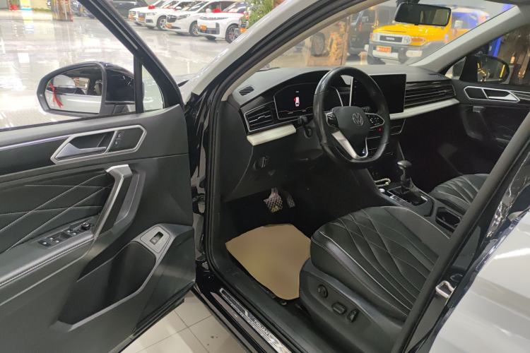 Used Volkswagen Tiguan L 2023 330TSI Automatic Two-Wheel Drive Smart Edition