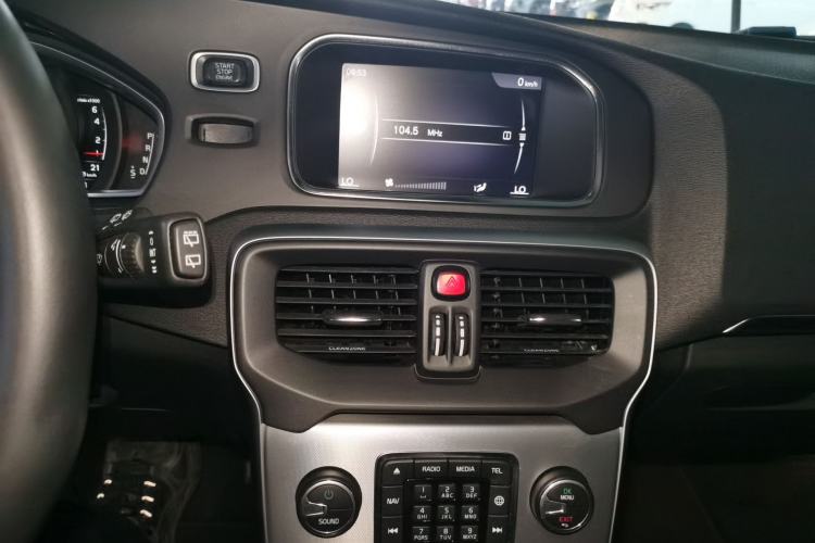 Used Volvo V40 2018 T3 Zhiya Edition
