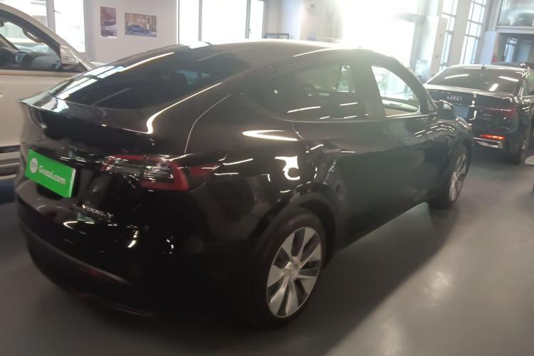 Used Tesla Model Y 2023 Rear-Wheel-Drive Version
