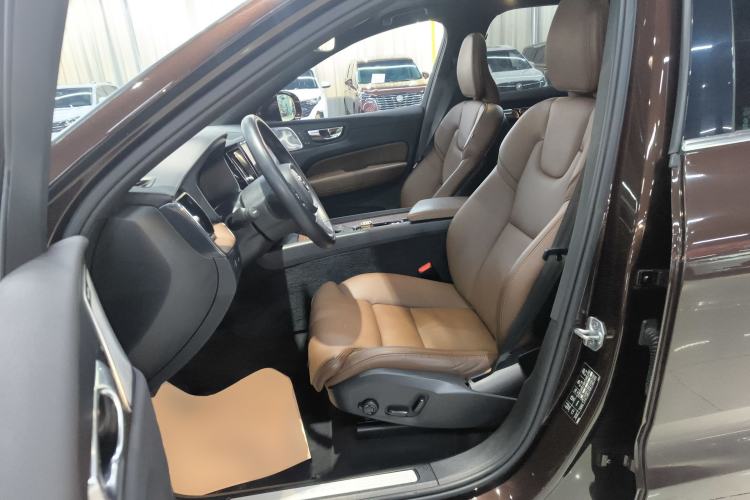 Used Volvo XC60 2021 T5 4x4 Smart Luxury Edition
