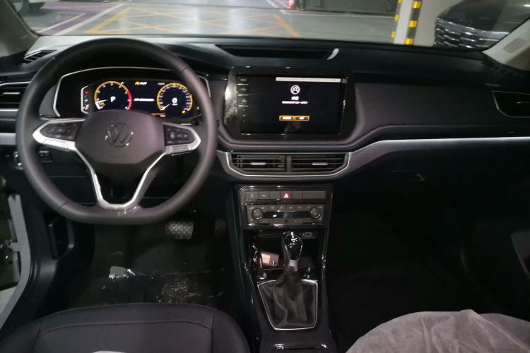 Used Volkswagen Tharu 
