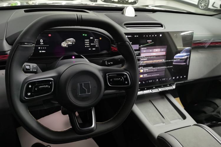 Used Zeekr 7X 2025 100 kWh Long-Range Rear-Wheel Drive with Intelligent Driving Features