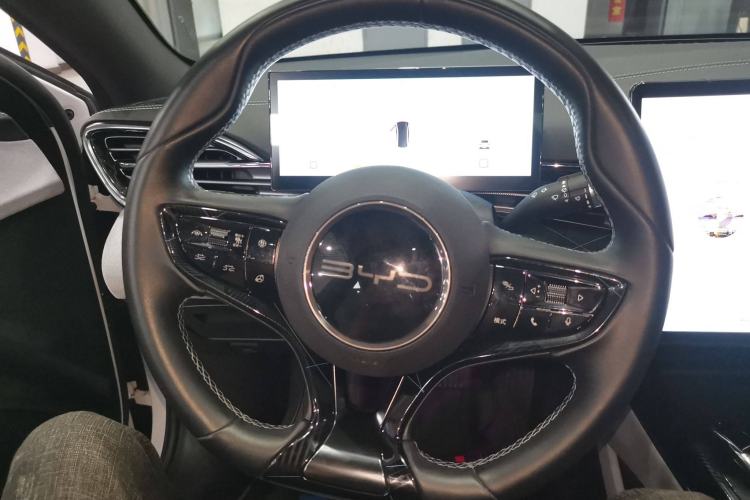 Used BYD Seal 2022 550 km Standard Range Rear-Wheel Drive Prestige Version
