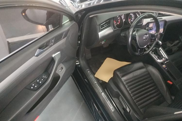 Used Volkswagen Magotan 2018 280TSI DSG Comfort Model
