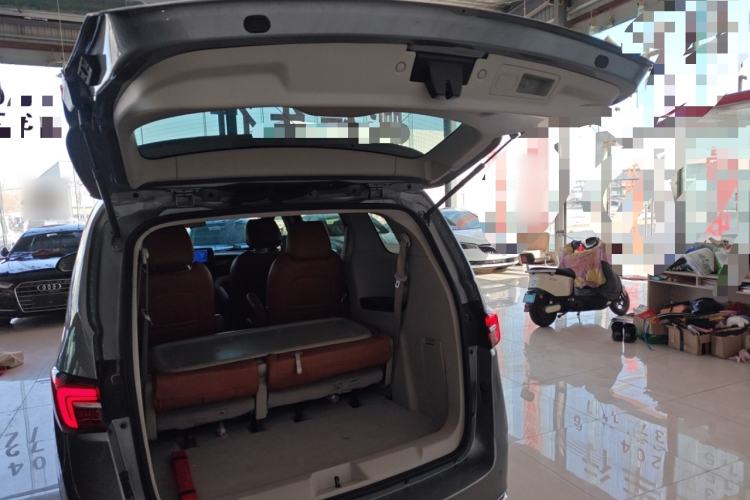 Used Buick GL8 2023 Land Executive Class Comfort Model