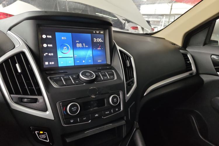 Used Dongfeng Aeolus AX7 2015 2.0L Automatic Zhiyi Trim