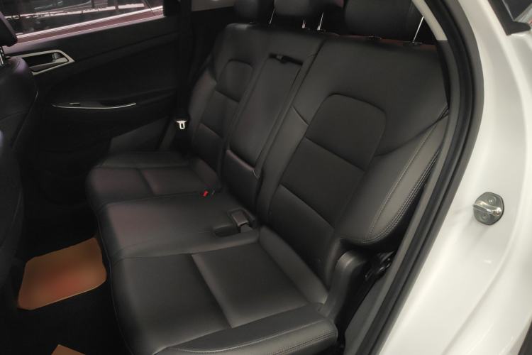 Used Hyundai Tucson 2018 1.6T Dual-Clutch Two-Wheel Drive 15th Anniversary Special Edition
