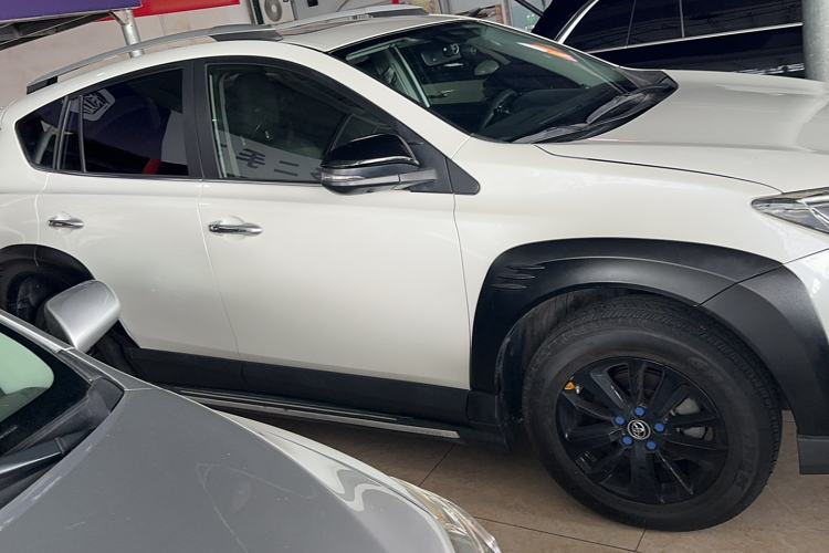 Used Toyota RAV4 2019 2.0L CVT Two-Wheel Drive Fashion X Limited Edition China VI Standard
