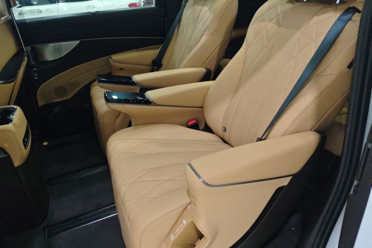 Used Denza D9 2024 DM-i 980 Four-Wheel Drive Prestige Model