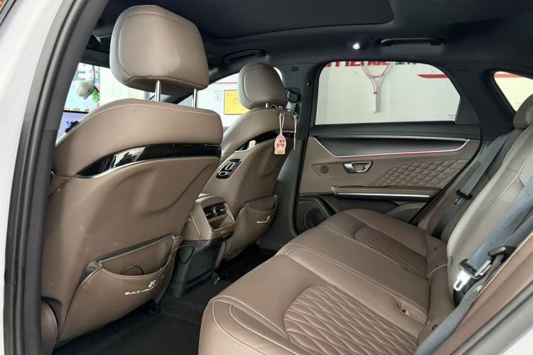 Used BYD Han 2023 EV Champion Edition 605KM Front-Drive Premium Model
