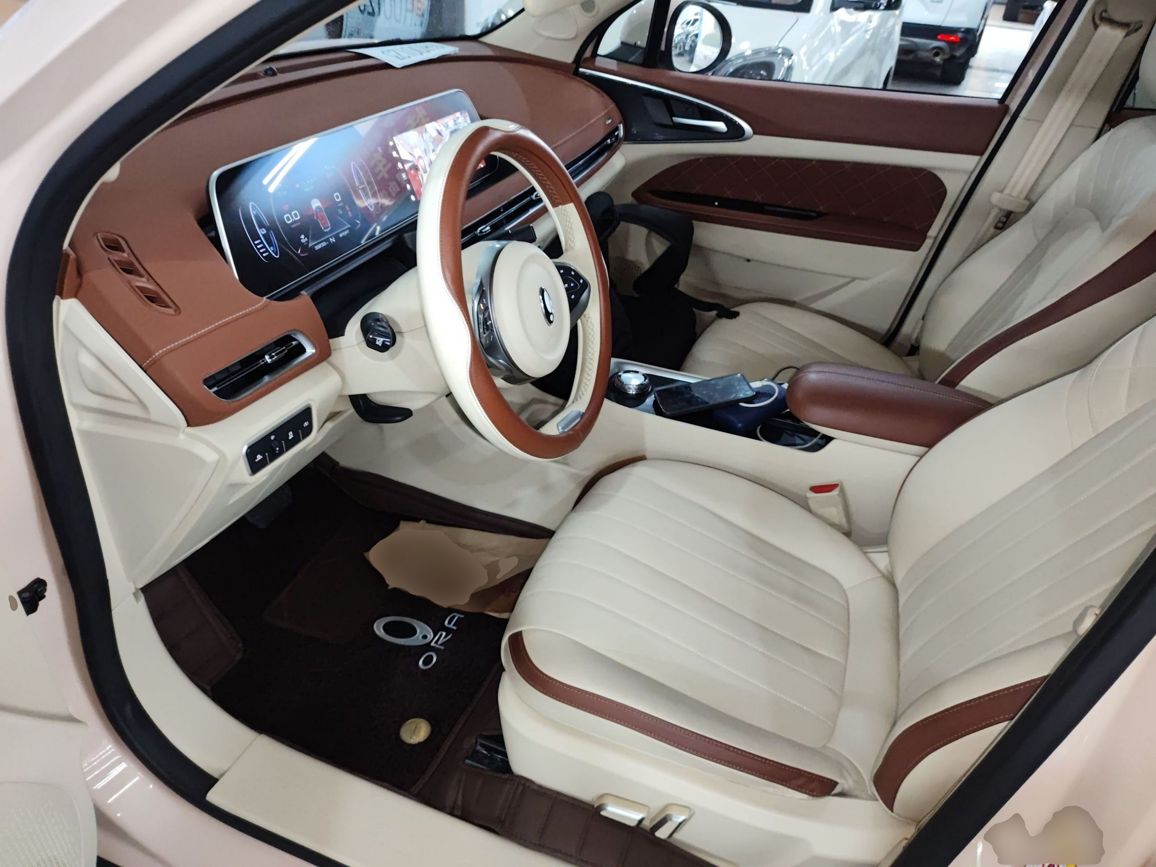 Переднее сиденье в автомобиле