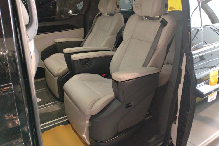 Used Zeekr 009 2024 7-Seater Aisle Version 108 kWh
