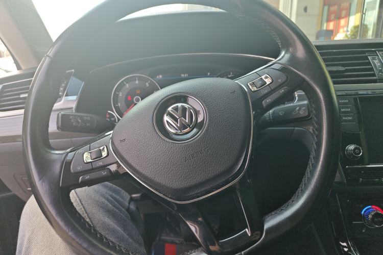 Used Volkswagen Phideon 2018 380TSI Two-Wheel Drive Business Edition