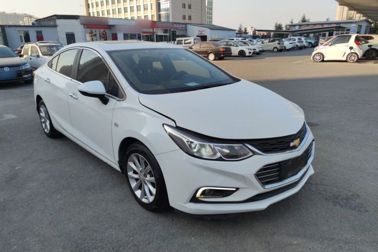 Used Chevrolet Cruze 2018 320 Automatic Pioneer Sunroof Edition
