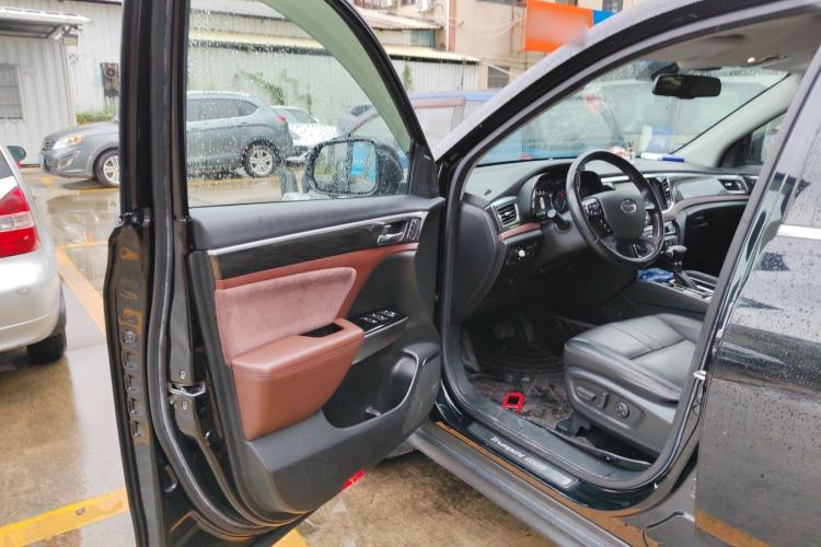 Used GAC Trumpchi GS8 2017 320T Two-Wheel Drive Luxury Smart Connectivity Version (7 Seats)
