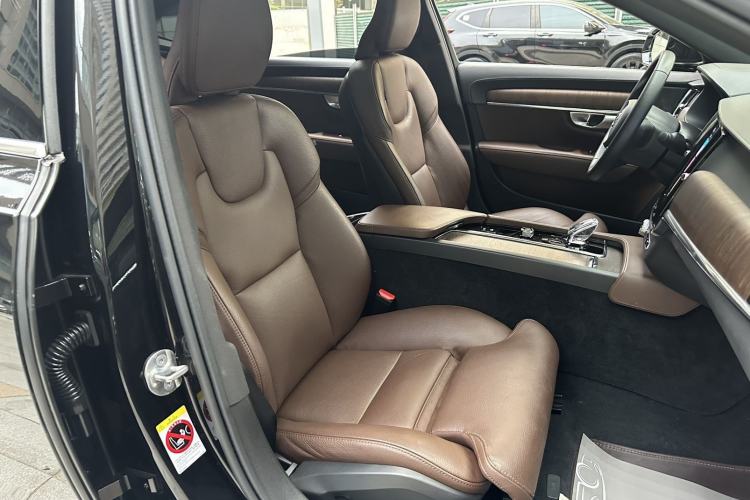 Used Volvo S90 2024 B5 Zhiyuan Luxury Edition