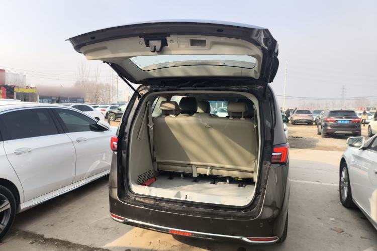 Used Buick GL8 2023 Land Executive Class Comfort Model
