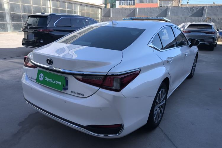 Used Lexus ES 2021 200 Excellence Edition
