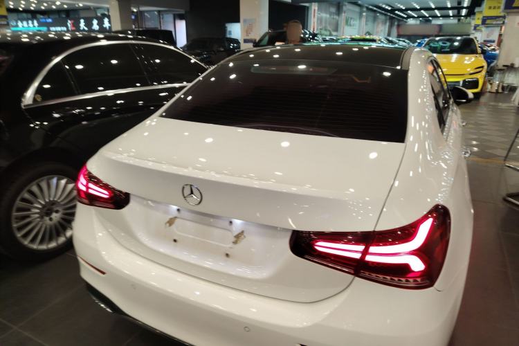 Used Mercedes-Benz A-Class 2022 Second Facelift A 200 L Sport Sedan Fashion Version
