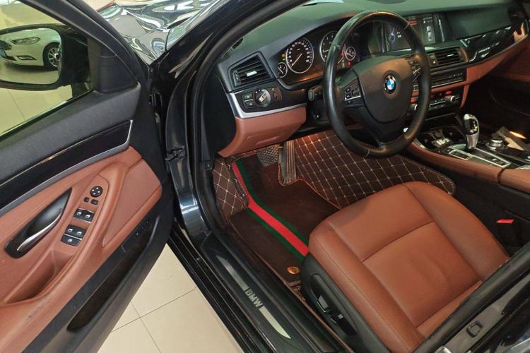 Used BMW 5 Series 2014 520Li Elegant Model
