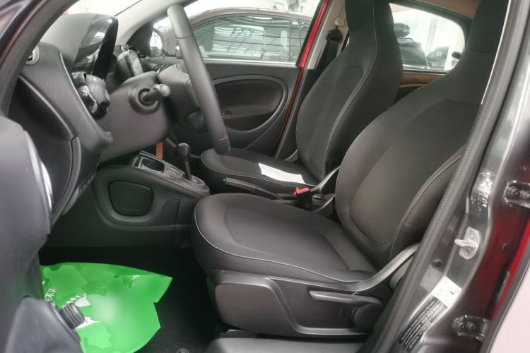 Used  forfour 2016 1.0L 52 kW Passion Edition
