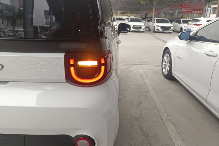 Used Chery QQ Ice Cream 2022 170km Sundae Phosphate Lithium-Ion