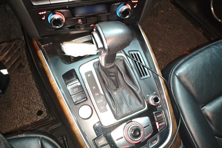 Used Audi Q5 2015 40 TFSI Comfort Model
